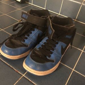 Boys Nike midtops